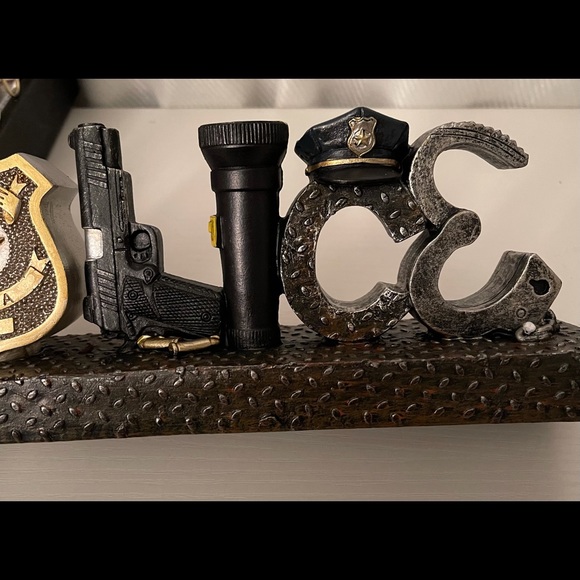 Office decor “POLICE” sign lights up - Picture 3 of 3